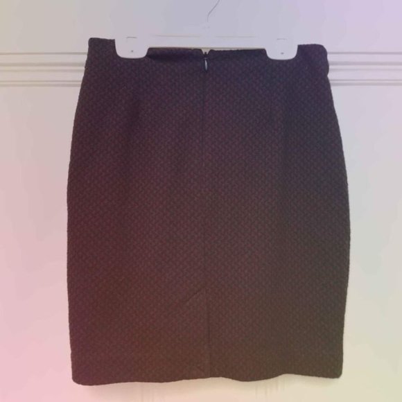 Red and Black Pattern Banana Republic A-Line Mini Skirt - Women's 0P - Picture 2 of 6
